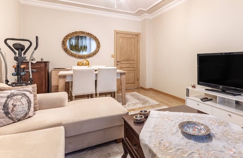 Esentepe Apartment | Cozy Retreat 2 min to Kanyon Mall