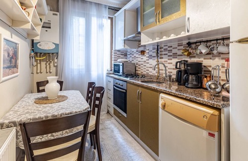 Esentepe Apartment | Cozy Retreat 2 min to Kanyon Mall