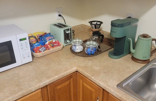 Chloride House | Cozy retreat in Arizona's oldest silver mining town. Pet friendly!