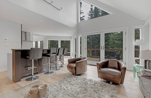 Whistler Cabin | Cozy Retreat just outside of Whistler Village