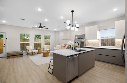 Southeast Houston House | Cozy Retreat Near Downtown Houston-Modern Amenities & Family Friendly! NRG 5Mins