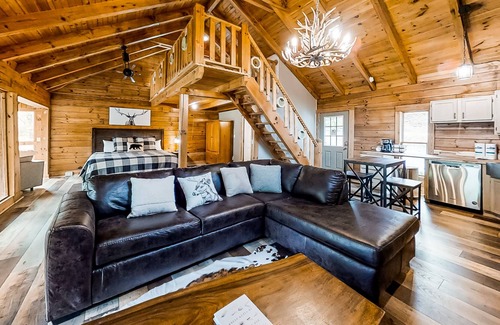 Townsend Cabin | Cozy riverfront cabin with water views, loft, WiFi, firepit, & gas fireplace