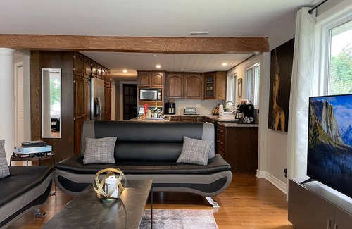 Merrickville-Wolford Cottage | Cozy Riverfront Cottage by Rideau River