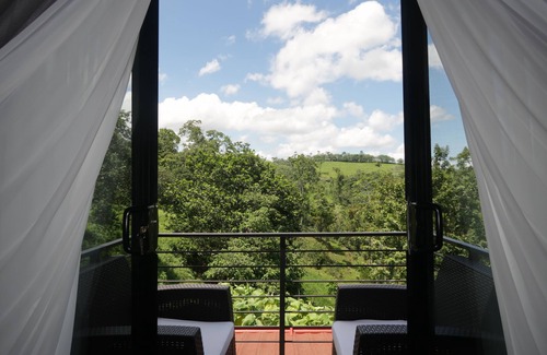 Monterrey Cabin | Cozy romantic cabin with jacuzzi near La Fortuna and Arenal Volcano, Costa Rica