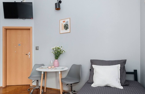 Wesoła Zachod Apartment | Cozy room in a historic building near the city centre