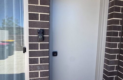 Coombs House | Cozy room in a townhome in Coombs