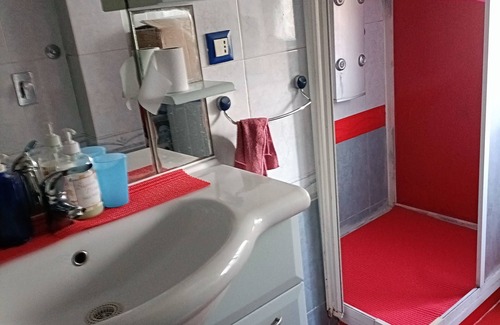 Villapizzone House | Cozy Room in Villapizzone, 100 meters from the metro and Tram, near the center