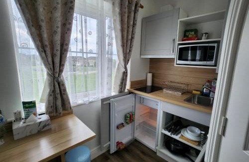 Tyrrelstown House | Cozy Room,Private Bathroom,Private Kitchynete