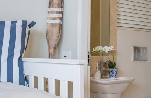 Herolds Bay House | Cozy Room With Stunning Ocean View in Herolds Bay, South Africa