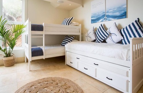 Herolds Bay House | Cozy Room With Stunning Ocean View in Herolds Bay, South Africa