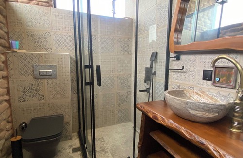 Eceabat House | Cozy rooms in lovely Çanakkale Eceabat Alcitepe village with AC, WiFi, garden
