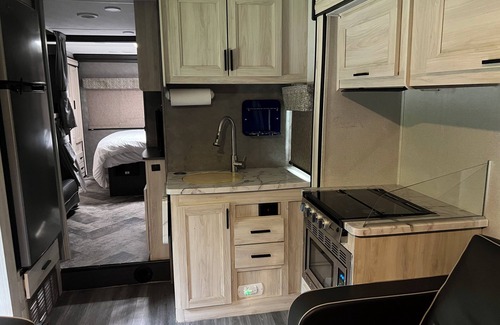 McEwen House | Cozy RV in fabulous McEwen with AC, WiFi