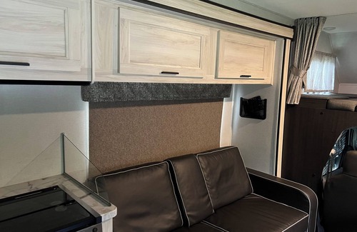 McEwen House | Cozy RV in fabulous McEwen with AC, WiFi