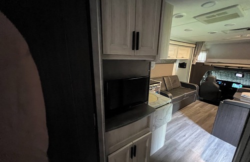 McEwen House | Cozy RV in fabulous McEwen with AC, WiFi