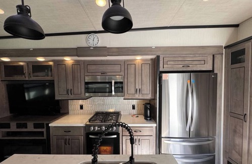 Clermont House | Cozy RV with AC and WiFi in fabulous Clermont