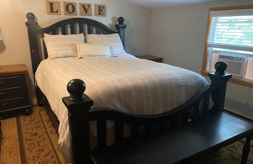 Gloversville House | Cozy Sacandaga Lake Front Retreat