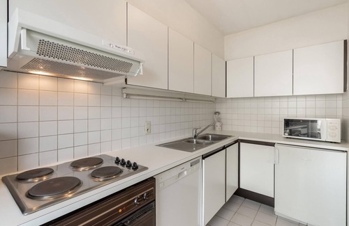 Albertstrand Apartment | Cozy Seaside Escape with Balcony