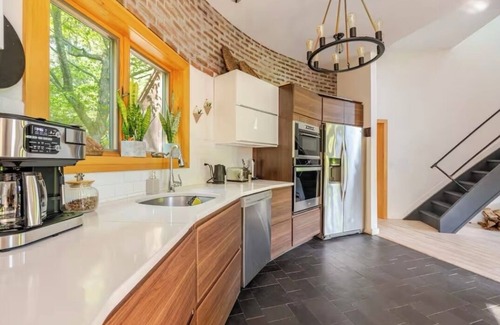 Willow Ski Chalet | Cozy Silo with Sunset Mountain Views near Woodstock