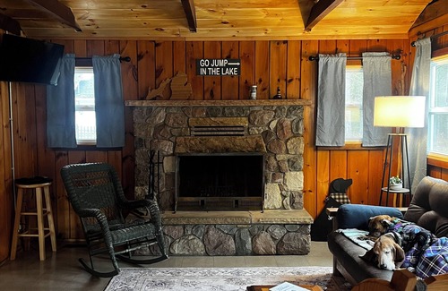 East Tawas Cabin | Cozy Small Cabin just a 2 minute walk to Lake Huron with a beautiful beach.