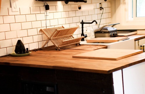 Baddow Cottage | Cozy & small waterfront cottage, dog friendly! 2 to 4 people, 2 hours from GTA