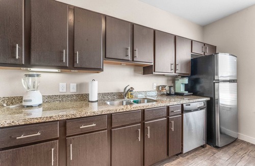 Pleasant Valley Apartment | Cozy SoCo 1BR King Suite w/GymPickleballLaundry