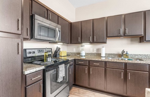 Pleasant Valley Apartment | Cozy SoCo 1BR King Suite w/GymPickleballLaundry