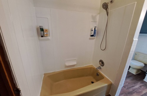 St. Charles Apartment | Cozy/Spacious home near Whitewater State Park!