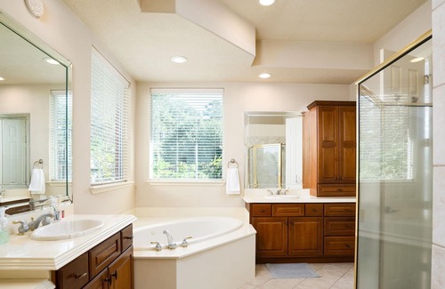 Cypress House | Cozy Splendor 5 Bedroom Suburban-5 min from the Golf Course