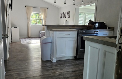 Crawfordville House | Cozy Spring Creek Cottage, fishing, hunting, relaxing in nature's coast.