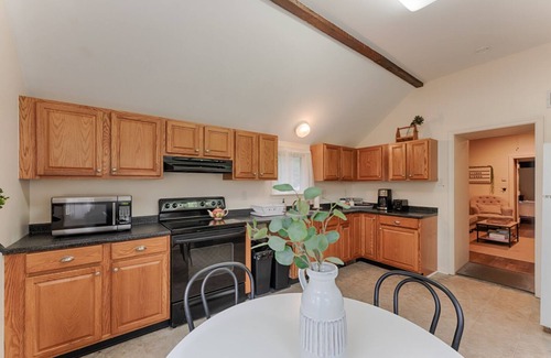 Chadds Ford Cottage | Cozy Spring House in Gorgeous Chadds Ford!