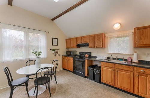 Chadds Ford Cottage | Cozy Spring House in Gorgeous Chadds Ford!