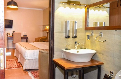 Gigiri Hotel | Cozy Stead Studio Suite UN District Nairobi Kenya Near Village Market