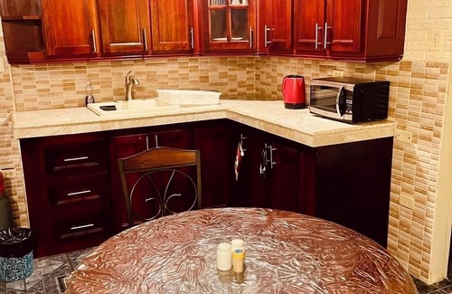 Hellshire House | Cozy Studio - 5 minutes from the beach