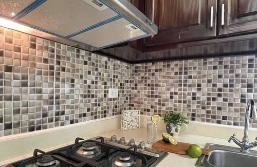 San Anton Apartment | Cozy studio 6 minutes from the first Cathedral of the Americas