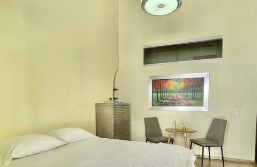 San Anton Apartment | Cozy studio 6 minutes from the first Cathedral of the Americas