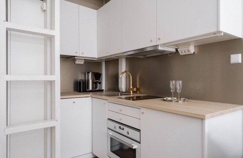 Keskinen District Apartment | Cozy Studio Apartment in Kallio