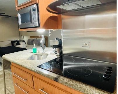 Miramar Apartment | Cozy Studio at Miramar & convention center