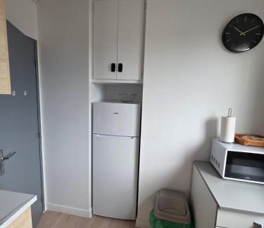 Cosne-Cours-sur-Loire Apartment | Cozy studio, 5 min from Cosne train station, 3rd floor