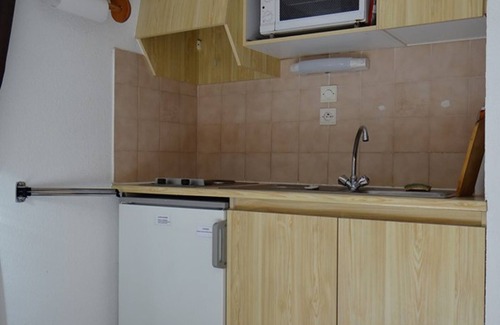 Station de Drouzin le Mont Apartment | Cozy Studio by Slopes with Balcony, 5 Guests, Fully Equipped Kitchen, Elevator