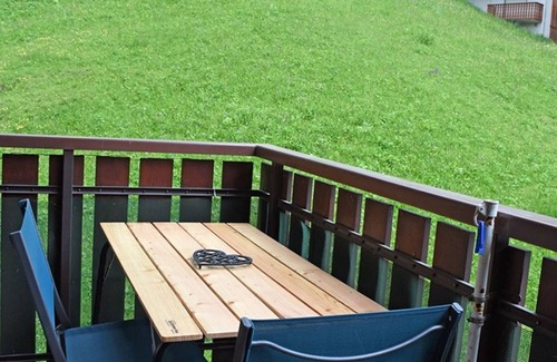 Station de Drouzin le Mont Apartment | Cozy Studio Near Slopes & Shops with West-Facing Balcony