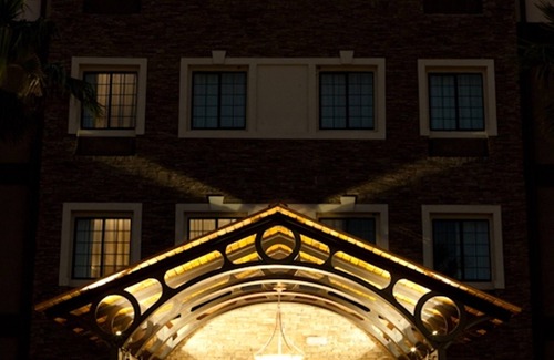 Spring Branch West Apartment | Cozy Studio | Free Breakfast + Outdoor Pool