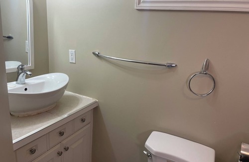 Lakeview Apartment | Cozy Studio in Mineola -Port Credit