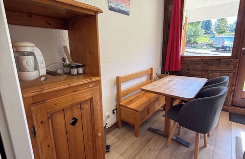 Le Praz de Lys Apartment | ⛰🌱 Cozy Studio in Praz-de-Lys – Mont Blanc View and Private Pool 🌞