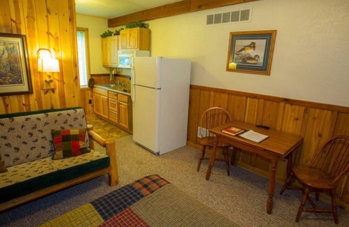 Puposky Apartment | Cozy Studio Poolside Suite - Resort Fun at Your Doorstep