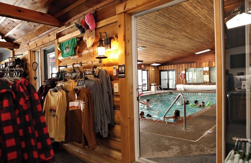 Puposky Apartment | Cozy Studio Poolside Suite - Resort Fun at Your Doorstep