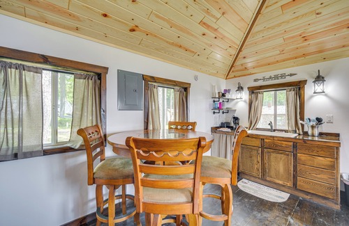 Stone Lake Apartment | Cozy Studio w/Community Docks in Stone Lake!