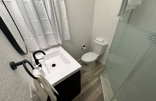 Carter Lake Apartment | Cozy studio with WiFi, fitness room in charming Carter Lake