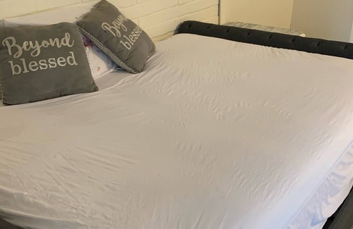 Lakeside Apartment | Cozy Studio With Wifi Included!