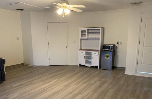 Lakeside Apartment | Cozy Studio With Wifi Included!