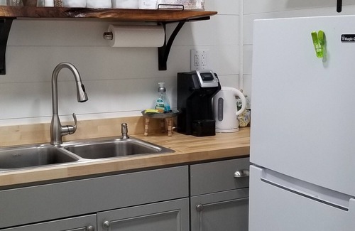 Abingdon Apartment | Cozy Suite Directly ON the Virginia Creeper Trail